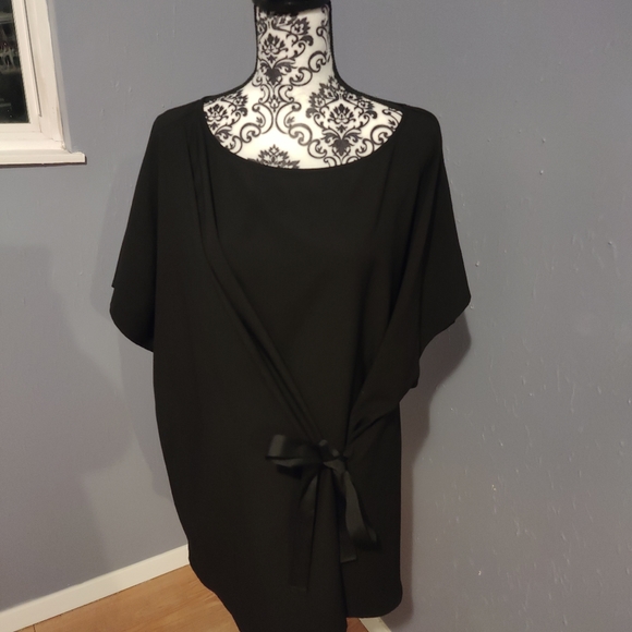 Black front tie blouse - Picture 2 of 5